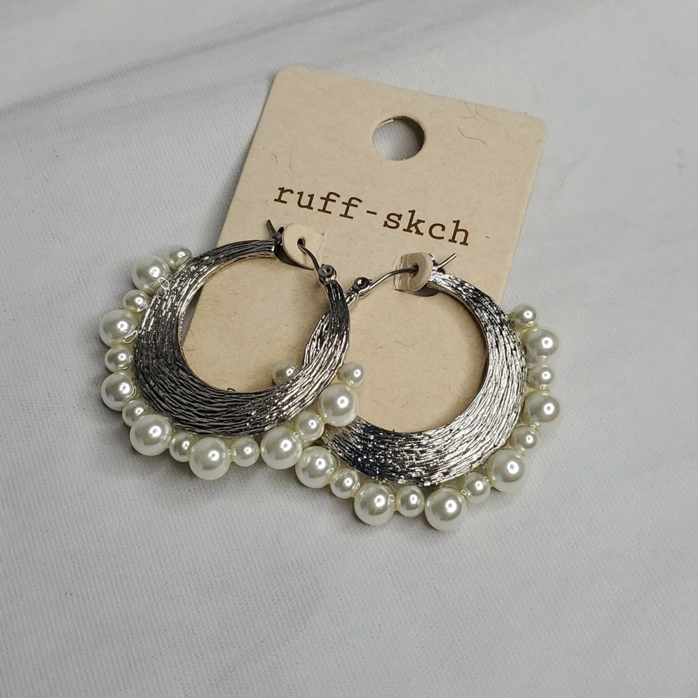 Ruff-skch Silver Pearl hoop earrings
